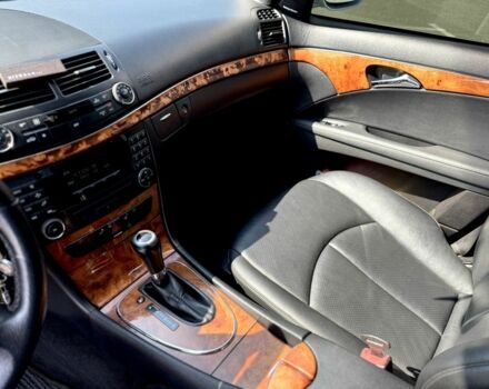 Сірий Мерседес 200, об'ємом двигуна 2.2 л та пробігом 337 тис. км за 9700 $, фото 16 на Automoto.ua