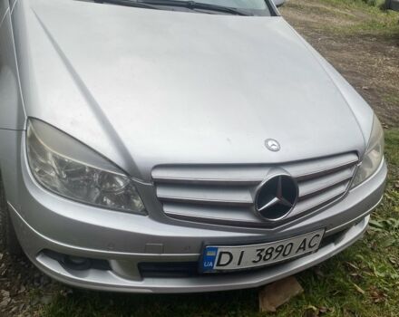 Серый Мерседес 200, объемом двигателя 2.1 л и пробегом 300 тыс. км за 8743 $, фото 1 на Automoto.ua