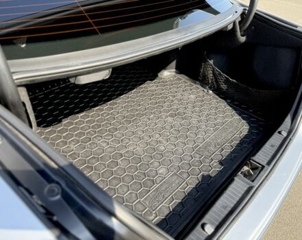 Сірий Мерседес 200, об'ємом двигуна 2.2 л та пробігом 337 тис. км за 9700 $, фото 14 на Automoto.ua