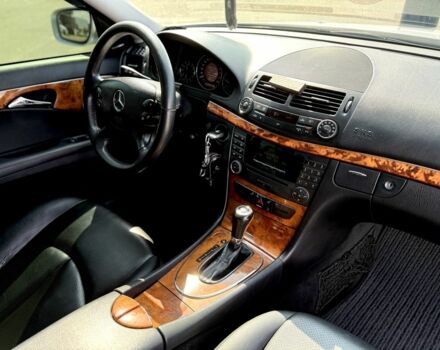 Сірий Мерседес 200, об'ємом двигуна 2.2 л та пробігом 337 тис. км за 9700 $, фото 7 на Automoto.ua