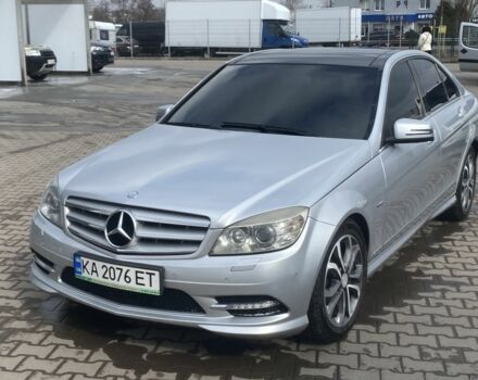 Сірий Мерседес 200, об'ємом двигуна 1.8 л та пробігом 170 тис. км за 10000 $, фото 4 на Automoto.ua