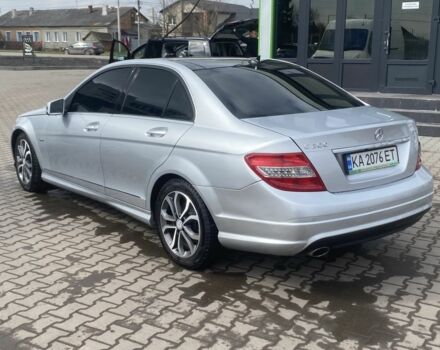 Сірий Мерседес 200, об'ємом двигуна 1.8 л та пробігом 170 тис. км за 10000 $, фото 6 на Automoto.ua