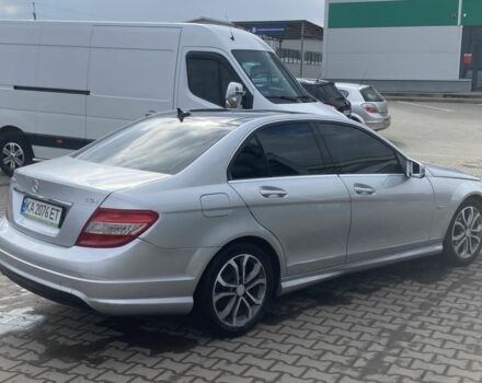 Сірий Мерседес 200, об'ємом двигуна 1.8 л та пробігом 170 тис. км за 10000 $, фото 3 на Automoto.ua