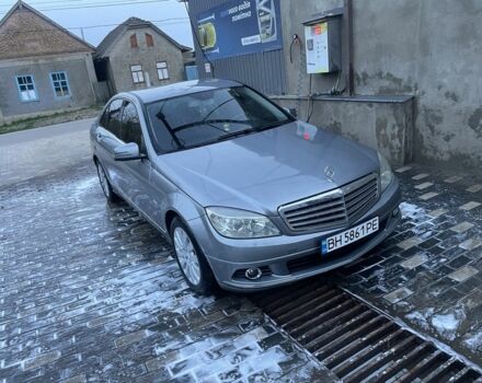 Серый Мерседес 200, объемом двигателя 2.1 л и пробегом 240 тыс. км за 9000 $, фото 2 на Automoto.ua