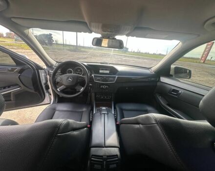 Сірий Мерседес 200, об'ємом двигуна 2.1 л та пробігом 320 тис. км за 12750 $, фото 3 на Automoto.ua