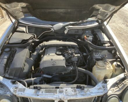 Сірий Мерседес 200, об'ємом двигуна 2 л та пробігом 270 тис. км за 2400 $, фото 11 на Automoto.ua