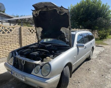 Сірий Мерседес 200, об'ємом двигуна 2 л та пробігом 270 тис. км за 2400 $, фото 12 на Automoto.ua