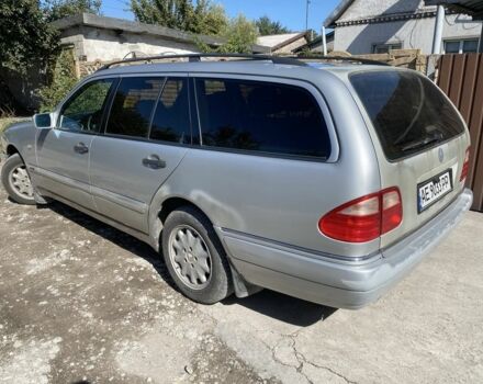 Сірий Мерседес 200, об'ємом двигуна 2 л та пробігом 270 тис. км за 2400 $, фото 3 на Automoto.ua