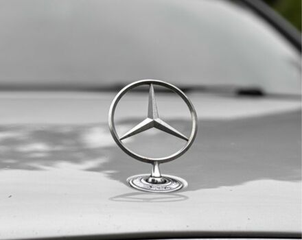 Серый Мерседес 200, объемом двигателя 2 л и пробегом 480 тыс. км за 4199 $, фото 5 на Automoto.ua