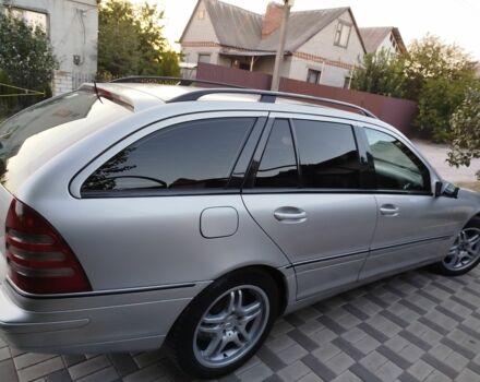 Серый Мерседес 200, объемом двигателя 2.2 л и пробегом 260 тыс. км за 2050 $, фото 3 на Automoto.ua