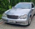 Серый Мерседес 200, объемом двигателя 2.1 л и пробегом 300 тыс. км за 3500 $, фото 1 на Automoto.ua