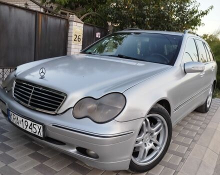 Серый Мерседес 200, объемом двигателя 2.2 л и пробегом 260 тыс. км за 2050 $, фото 2 на Automoto.ua