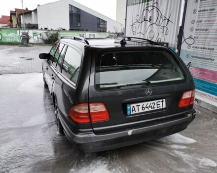 Серый Мерседес 200, объемом двигателя 2 л и пробегом 442 тыс. км за 3200 $, фото 2 на Automoto.ua