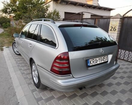 Серый Мерседес 200, объемом двигателя 2.2 л и пробегом 260 тыс. км за 2050 $, фото 7 на Automoto.ua