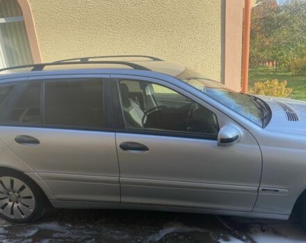 Серый Мерседес 200, объемом двигателя 1.8 л и пробегом 205 тыс. км за 3200 $, фото 4 на Automoto.ua