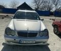 Сірий Мерседес 200, об'ємом двигуна 1.8 л та пробігом 310 тис. км за 3550 $, фото 1 на Automoto.ua
