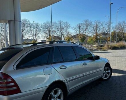 Серый Мерседес 200, объемом двигателя 2.1 л и пробегом 465 тыс. км за 5300 $, фото 8 на Automoto.ua