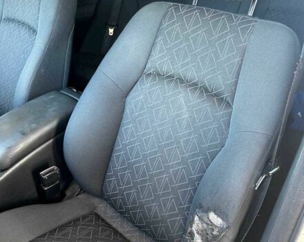 Серый Мерседес 200, объемом двигателя 2.1 л и пробегом 465 тыс. км за 5300 $, фото 6 на Automoto.ua