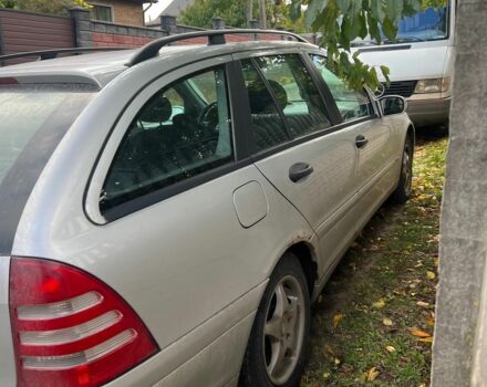 Сірий Мерседес 200, об'ємом двигуна 2.1 л та пробігом 300 тис. км за 3800 $, фото 5 на Automoto.ua