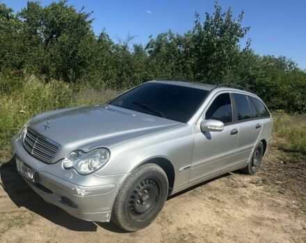 Серый Мерседес 200, объемом двигателя 2.2 л и пробегом 405 тыс. км за 1706 $, фото 3 на Automoto.ua