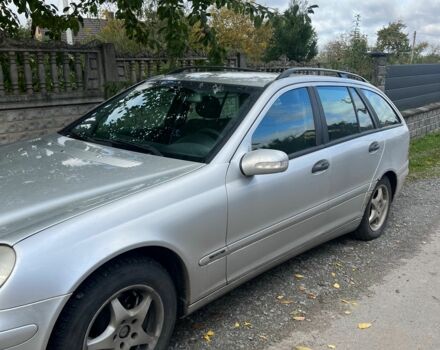 Сірий Мерседес 200, об'ємом двигуна 2.1 л та пробігом 300 тис. км за 3800 $, фото 1 на Automoto.ua