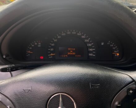 Сірий Мерседес 200, об'ємом двигуна 2.1 л та пробігом 300 тис. км за 3800 $, фото 6 на Automoto.ua