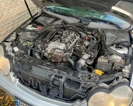 Сірий Мерседес 200, об'ємом двигуна 2.1 л та пробігом 300 тис. км за 3800 $, фото 7 на Automoto.ua