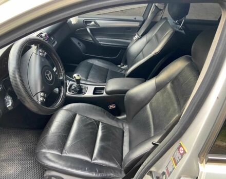 Серый Мерседес 200, объемом двигателя 1.8 л и пробегом 316 тыс. км за 5500 $, фото 9 на Automoto.ua