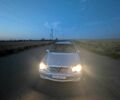 Сірий Мерседес 200, об'ємом двигуна 2.2 л та пробігом 377 тис. км за 2694 $, фото 1 на Automoto.ua