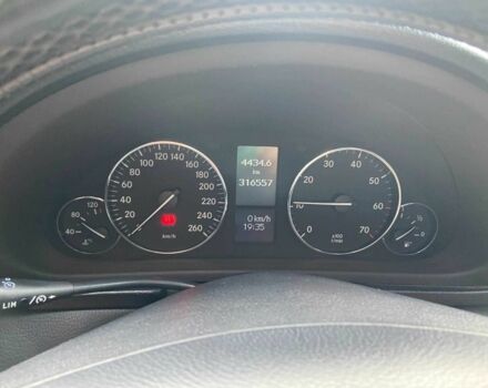 Серый Мерседес 200, объемом двигателя 1.8 л и пробегом 316 тыс. км за 5500 $, фото 12 на Automoto.ua