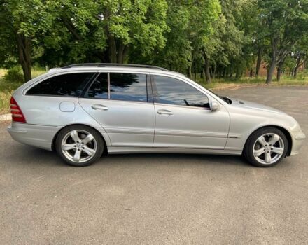 Серый Мерседес 200, объемом двигателя 1.8 л и пробегом 316 тыс. км за 5500 $, фото 3 на Automoto.ua