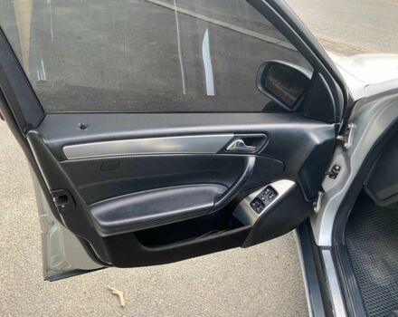 Серый Мерседес 200, объемом двигателя 1.8 л и пробегом 316 тыс. км за 5500 $, фото 8 на Automoto.ua