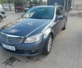 Серый Мерседес 200, объемом двигателя 2.1 л и пробегом 392 тыс. км за 7300 $, фото 1 на Automoto.ua