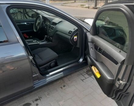 Серый Мерседес 200, объемом двигателя 2.1 л и пробегом 392 тыс. км за 7300 $, фото 6 на Automoto.ua