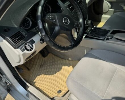 Мерседес 200 2008 в Черновцах на Automoto.ua Серый Мерседес 200, объемом двигателя 2.1 л и пробегом 327 тыс. км за 8200 $, фото 4 на Automoto.ua