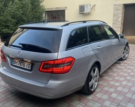 Серый Мерседес 200, объемом двигателя 2.1 л и пробегом 266 тыс. км за 10500 $, фото 2 на Automoto.ua