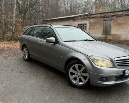 Сірий Мерседес 200, об'ємом двигуна 2.1 л та пробігом 260 тис. км за 9200 $, фото 4 на Automoto.ua