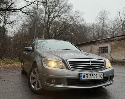 Сірий Мерседес 200, об'ємом двигуна 2.1 л та пробігом 260 тис. км за 9200 $, фото 2 на Automoto.ua