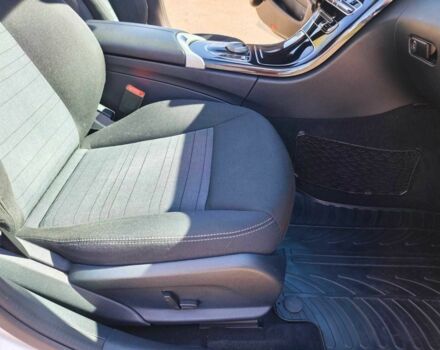 Серый Мерседес 200, объемом двигателя 1.6 л и пробегом 215 тыс. км за 14200 $, фото 18 на Automoto.ua