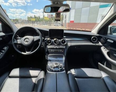 Серый Мерседес 200, объемом двигателя 1.6 л и пробегом 218 тыс. км за 16000 $, фото 7 на Automoto.ua