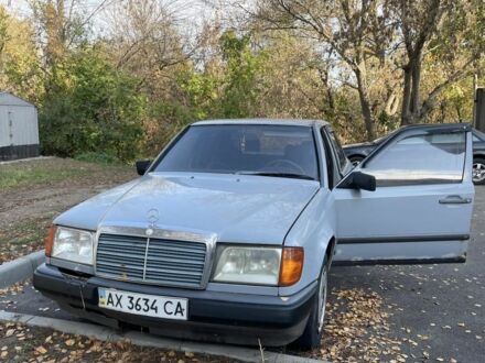 Мерседес 200 1986 у Харкові на Automoto.ua Сірий Мерседес 200, об'ємом двигуна 2 л та пробігом 90 тис. км за 990 $, фото 1 на Automoto.ua