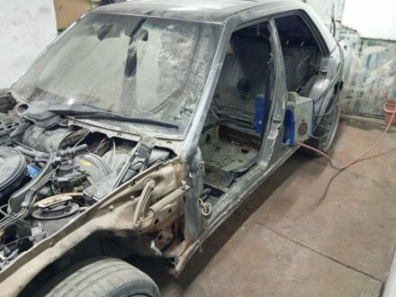 Мерседес 200 1990 в Одессе на Automoto.ua Серый Мерседес 200, объемом двигателя 2 л и пробегом 450 тыс. км за 1400 $, фото 1 на Automoto.ua