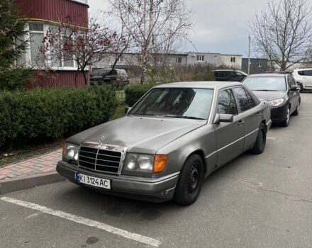 Сірий Мерседес 200, об'ємом двигуна 2 л та пробігом 343 тис. км за 1200 $, фото 1 на Automoto.ua