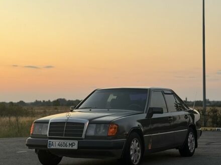 Сірий Мерседес 200, об'ємом двигуна 2 л та пробігом 600 тис. км за 1700 $, фото 1 на Automoto.ua