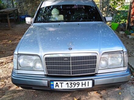 Мерседес 200 1994 в Ивано-Франковске на Automoto.ua Серый Мерседес 200, объемом двигателя 2 л и пробегом 380 тыс. км за 2150 $, фото 1 на Automoto.ua