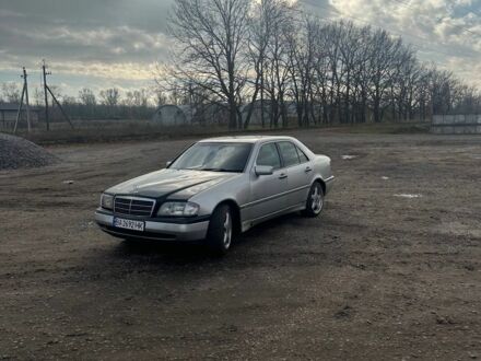 Серый Мерседес 200, объемом двигателя 2.8 л и пробегом 422 тыс. км за 2400 $, фото 1 на Automoto.ua