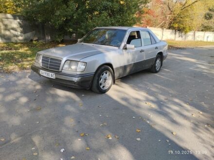 Мерседес 200 1995 у Харкові на Automoto.ua Сірий Мерседес 200, об'ємом двигуна 2 л та пробігом 300 тис. км за 1619 $, фото 1 на Automoto.ua