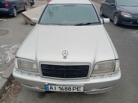 Мерседес 200 1998 в Вишневом на Automoto.ua Серый Мерседес 200, объемом двигателя 0 л и пробегом 400 тыс. км за 1800 $, фото 1 на Automoto.ua