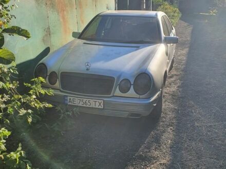 Мерседес 200 1998 у Києві на Automoto.ua Сірий Мерседес 200, об'ємом двигуна 2 л та пробігом 500 тис. км за 3754 $, фото 1 на Automoto.ua