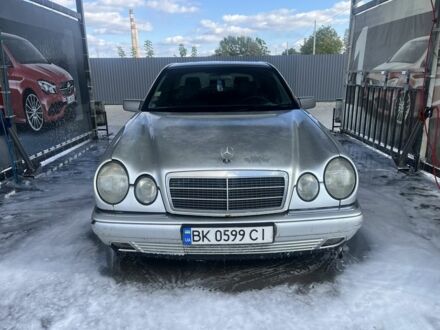 Сірий Мерседес 200, об'ємом двигуна 2.2 л та пробігом 480 тис. км за 2500 $, фото 1 на Automoto.ua